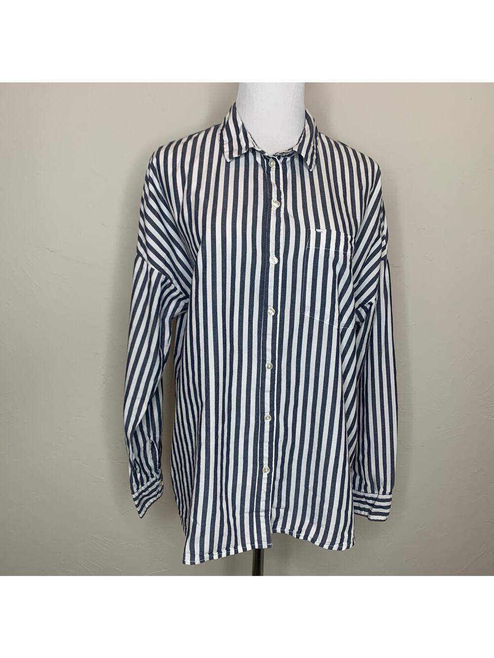 ONLY Gray Blue Vertical Stripe Shirt Sz 38 US sz 6